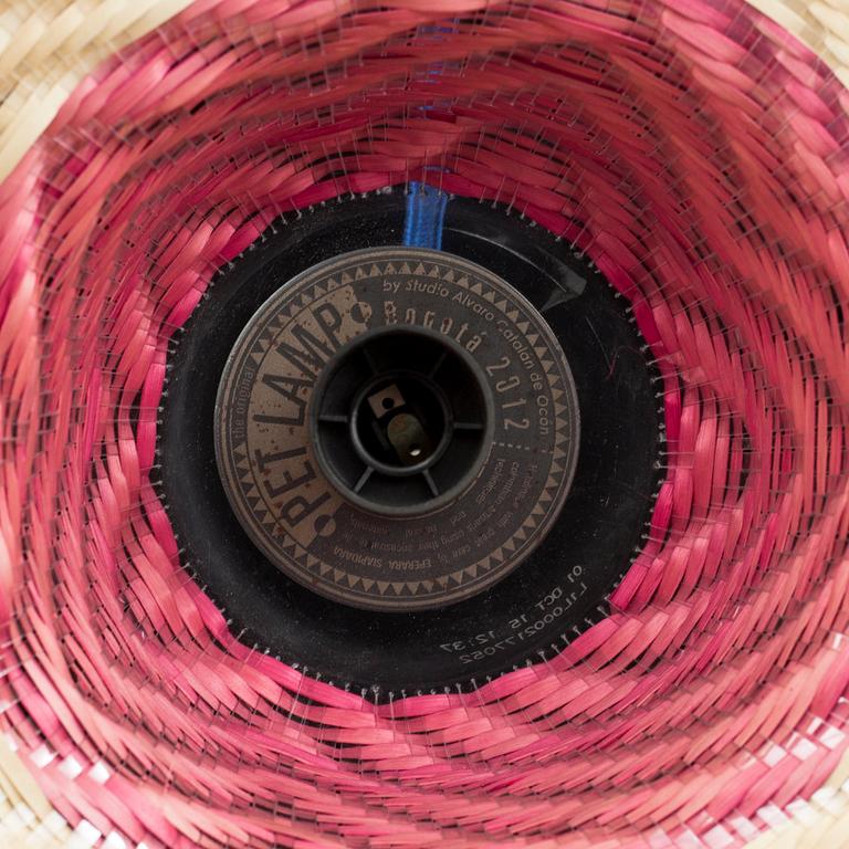 TAKLMPOR, sex stycken, "Petlamps", Colombia, 2012.