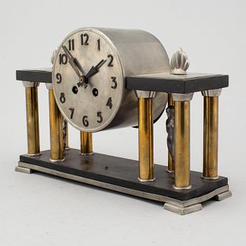A 1920s/1930s mantel clock.