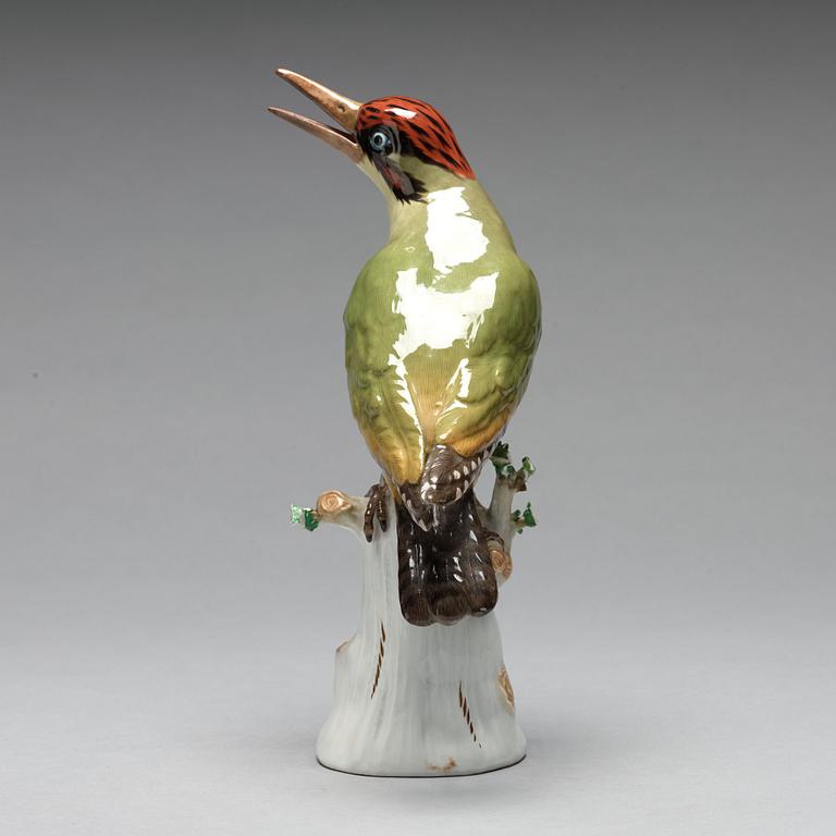 A Meissen figurine of a bird, 1890s.