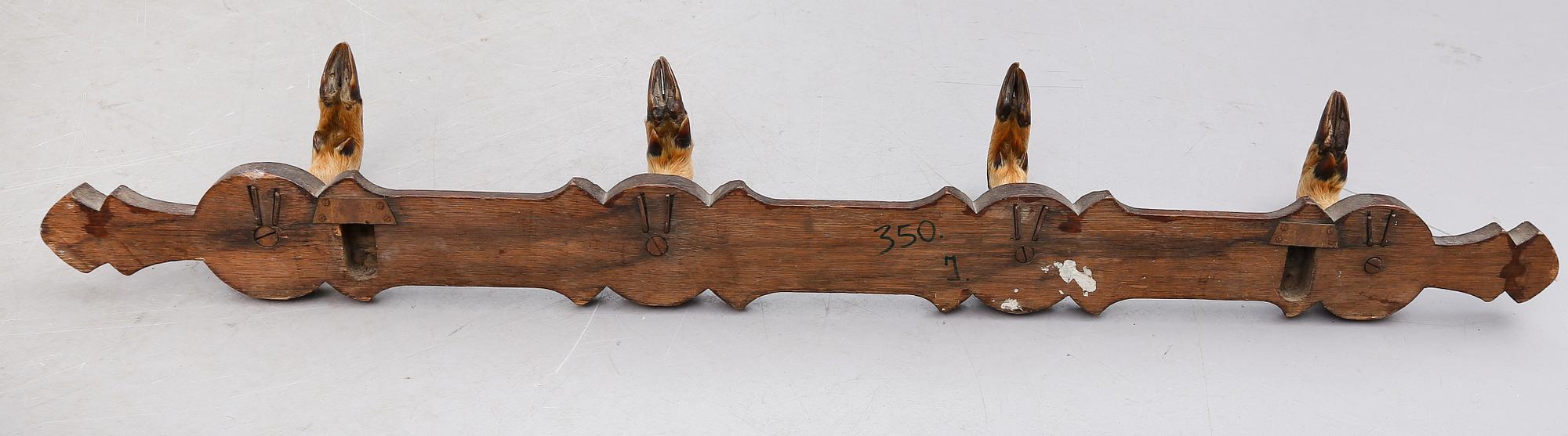 VÄGGHÄNGARE, ek, 1800-talets andra hälft.