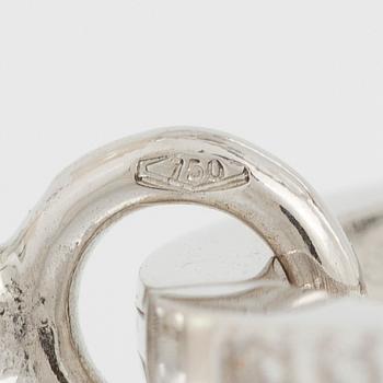 Earrings 14K white gold with cultured Akoya pearls and brilliant-cut diamonds.