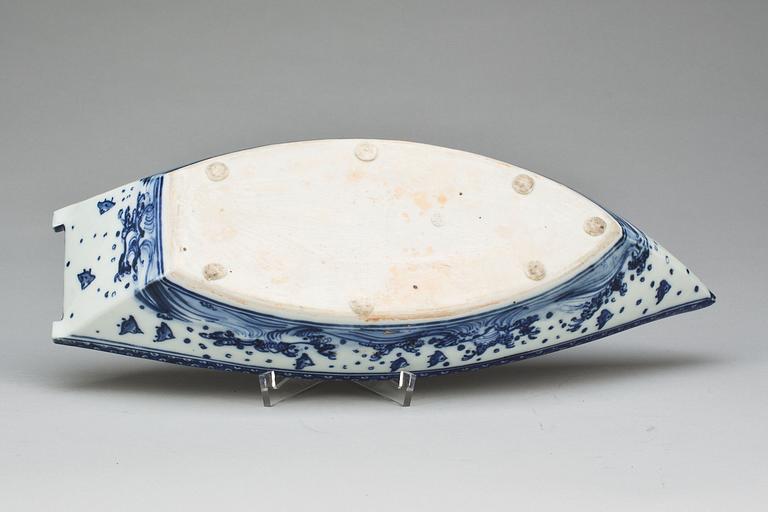 SERVERINGSFAT, porslin, Japan omkring 1900.