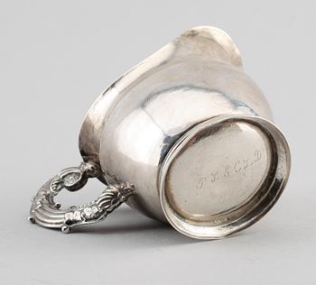 GRÄDDKANNA, silver, Carl Gustaf Hjulström, Köping, 1832. Vikt ca 47 gram.