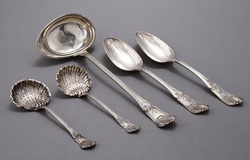 SOPPSLEV, SERVERINGSSKEDAR, ett par samt STRÖSKEDAR, ett par, silver, G Dahlgren, 1865. Ca 650 gr.