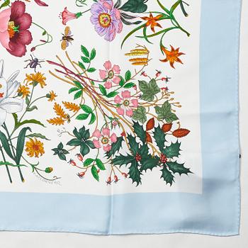 Gucci, a 'Flora' twill silk scarf.