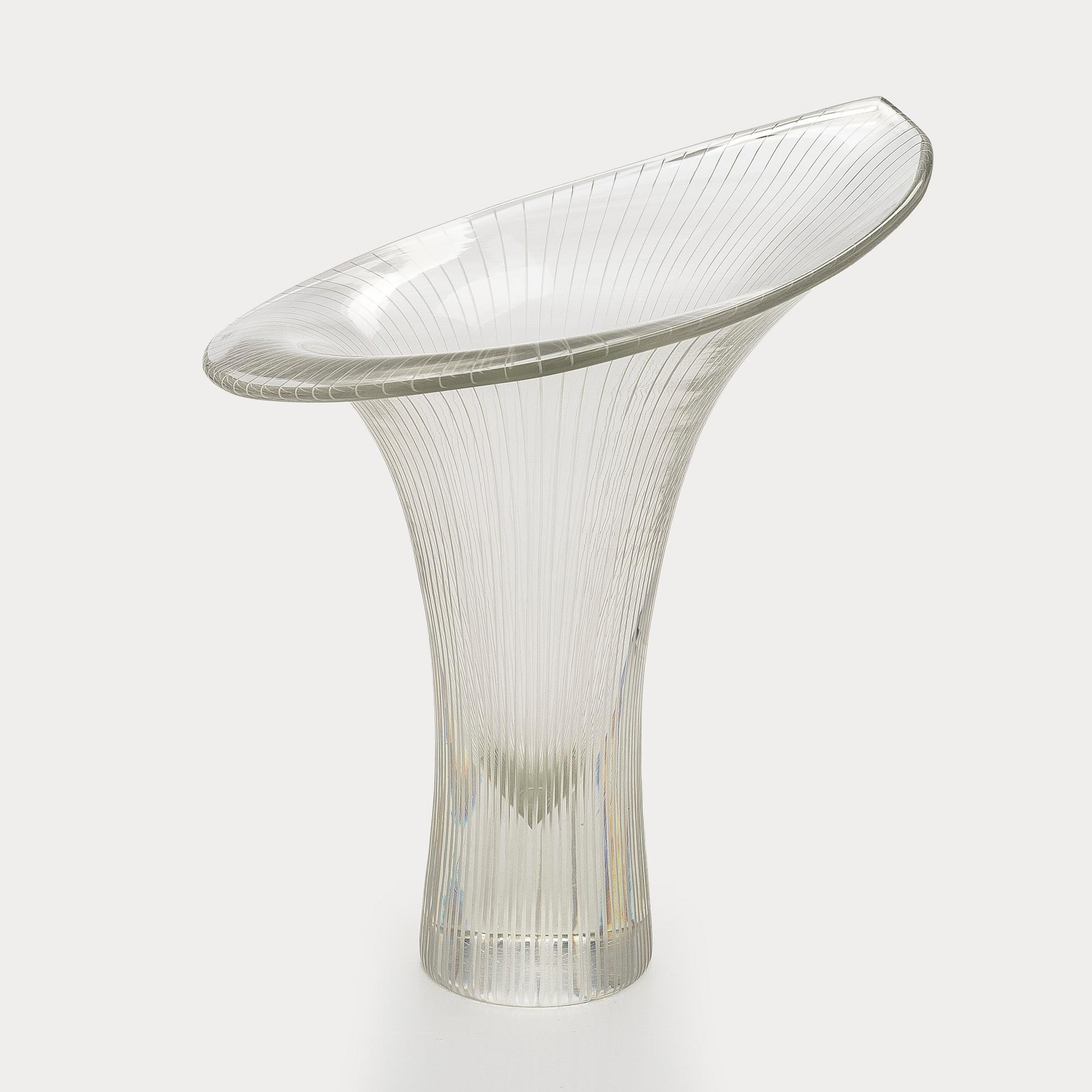 Tapio Wirkkala, maljakko, lasia, ”Kantarelli”, signeerattu Tapio Wirkkala Iittala.