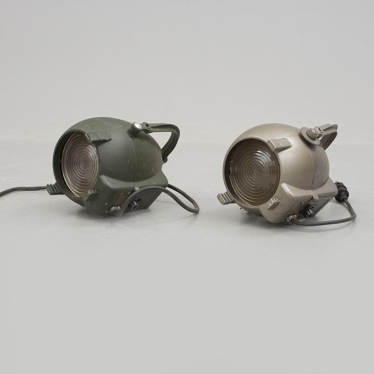 LAMPA/STRÅLKASTARE, 2 stycken, Strand Electric, England, 1900-talets andra hälft.