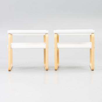 Alvar Aalto, a pair of model 915 side tables. Artek, 2002.
