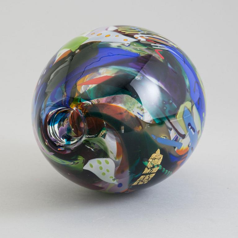 a unique glas vase by Jan-Erik Ritzman, Transjö, signed.