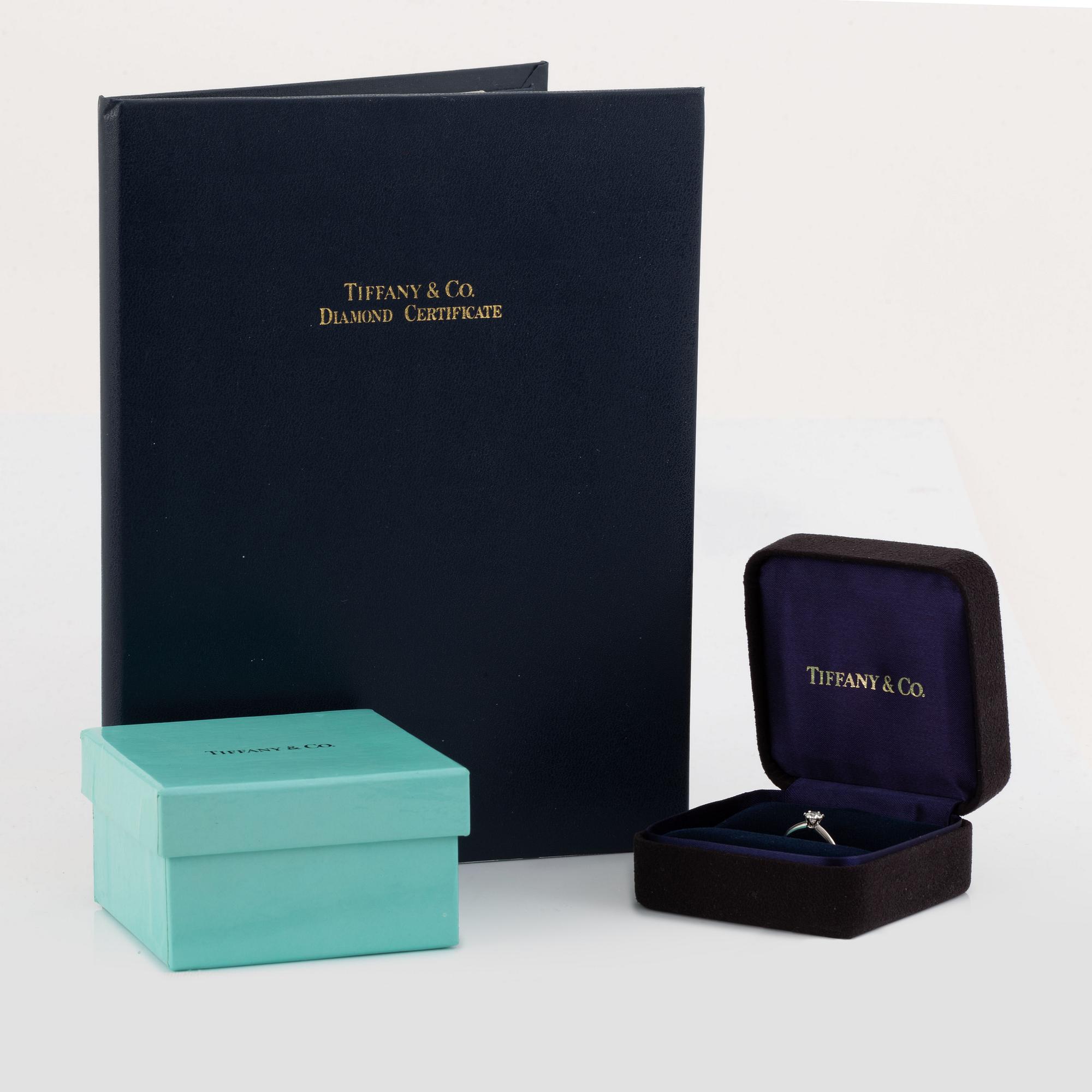 Tiffany & Co. Ring platina med briljantslipad diamant 0,38 ct.