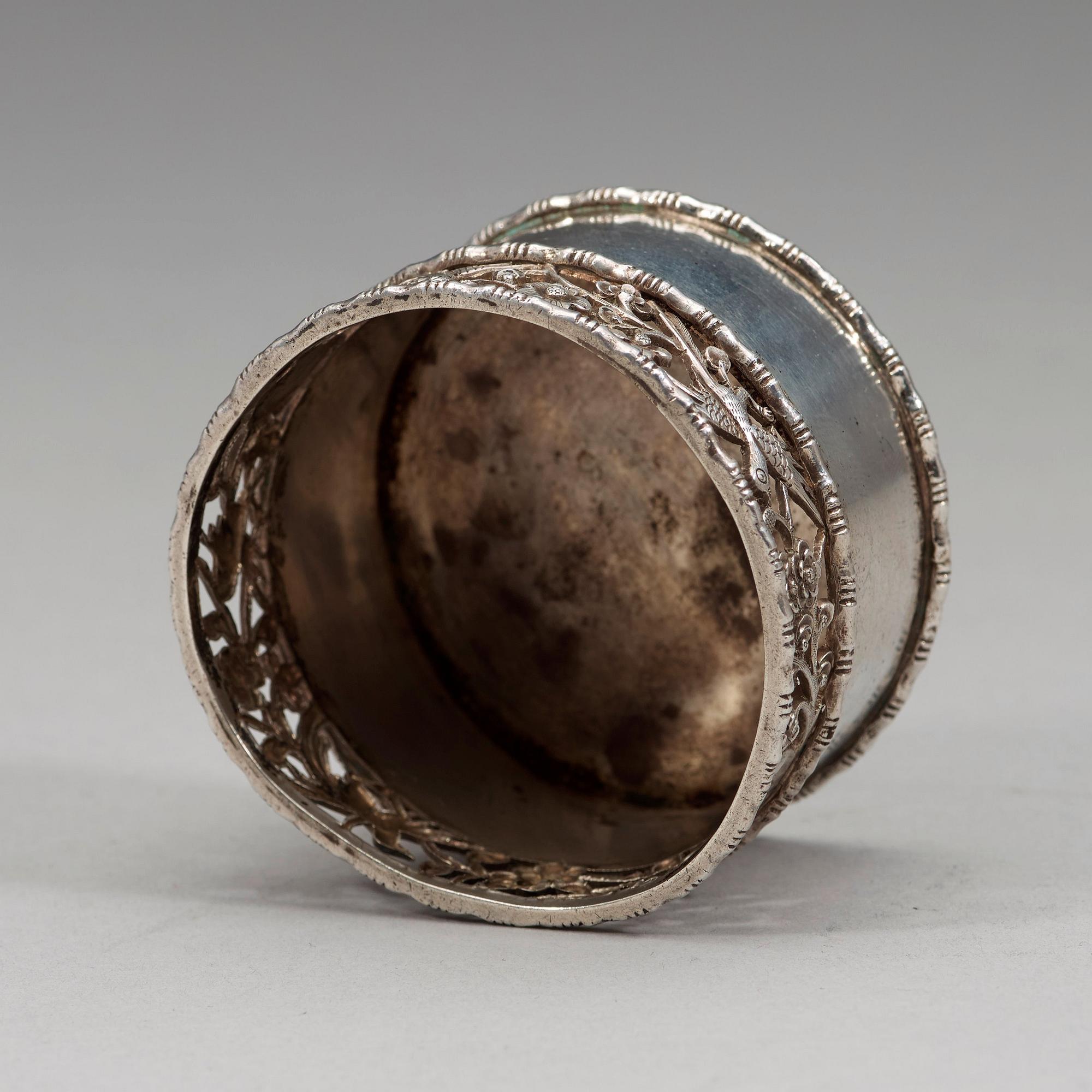 CIGARRASK, SALTKAR samt TÄNDSTICKSHÅLLARE, exportsilver. Bla Chen Hua, 1900-talets början.