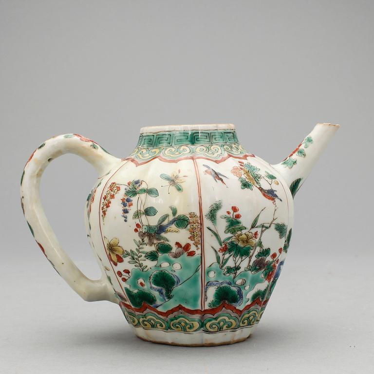 TEKANNA, porslin, Qingdynastin Kangxi (1662-1722).