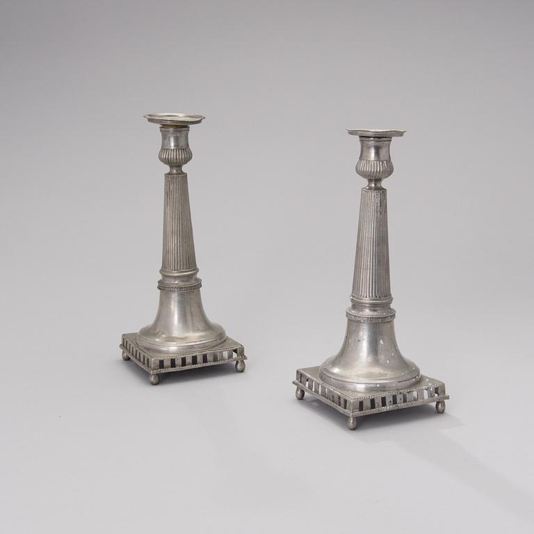 A PAIR OF FINNISH PEWTER CANDLESTICKS, Johan Lindbland, Turku 1846.