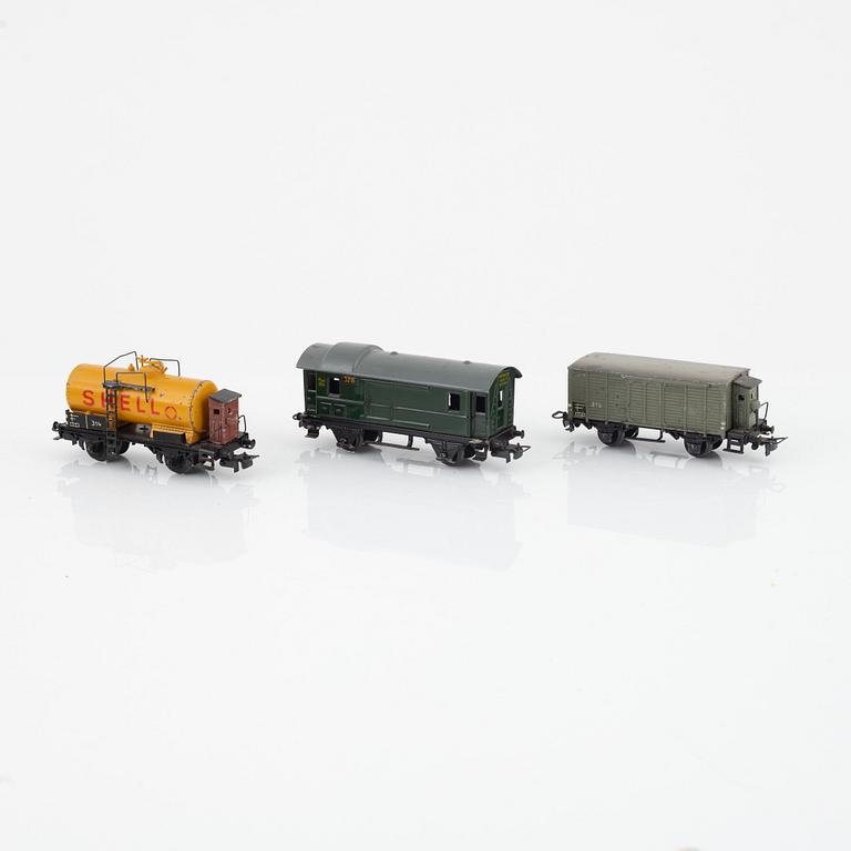 Märklin, two electric locomotives, model 3528 and 3338, and six cargo cars, gauge H0.