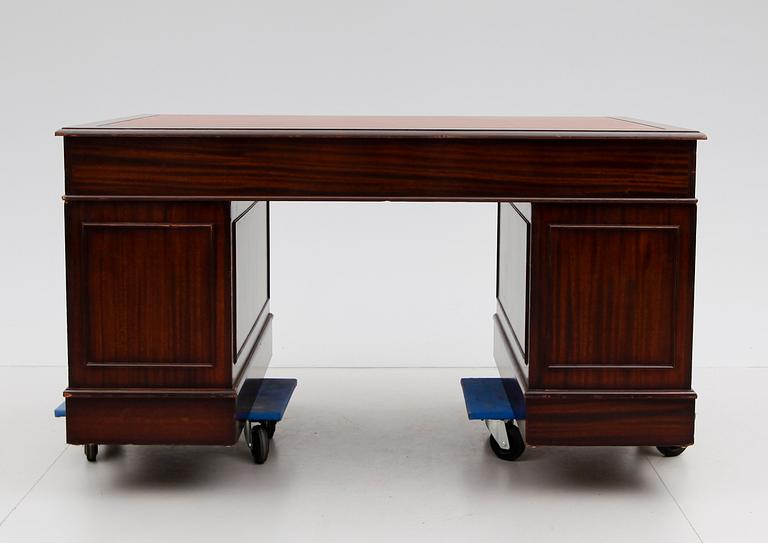 HURTSSKRIVBORD, England, 1900-talets andra hälft.