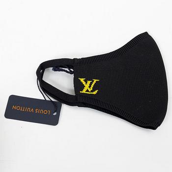 Louis Vuitton, face masks 3 pcs, with accessories and scarf.