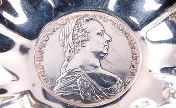 PARTI SILVER, 12 delar, bl a GAB, Calegaro, Italien, 1900-tal. Ca 700 g silver.