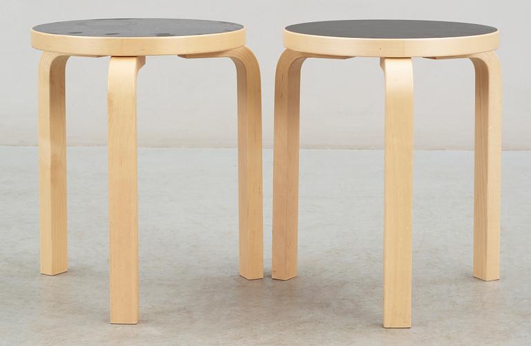 PALLAR, ett par, Modell E 60, Alvar Aalto, Artek, formgiven 1932-33.