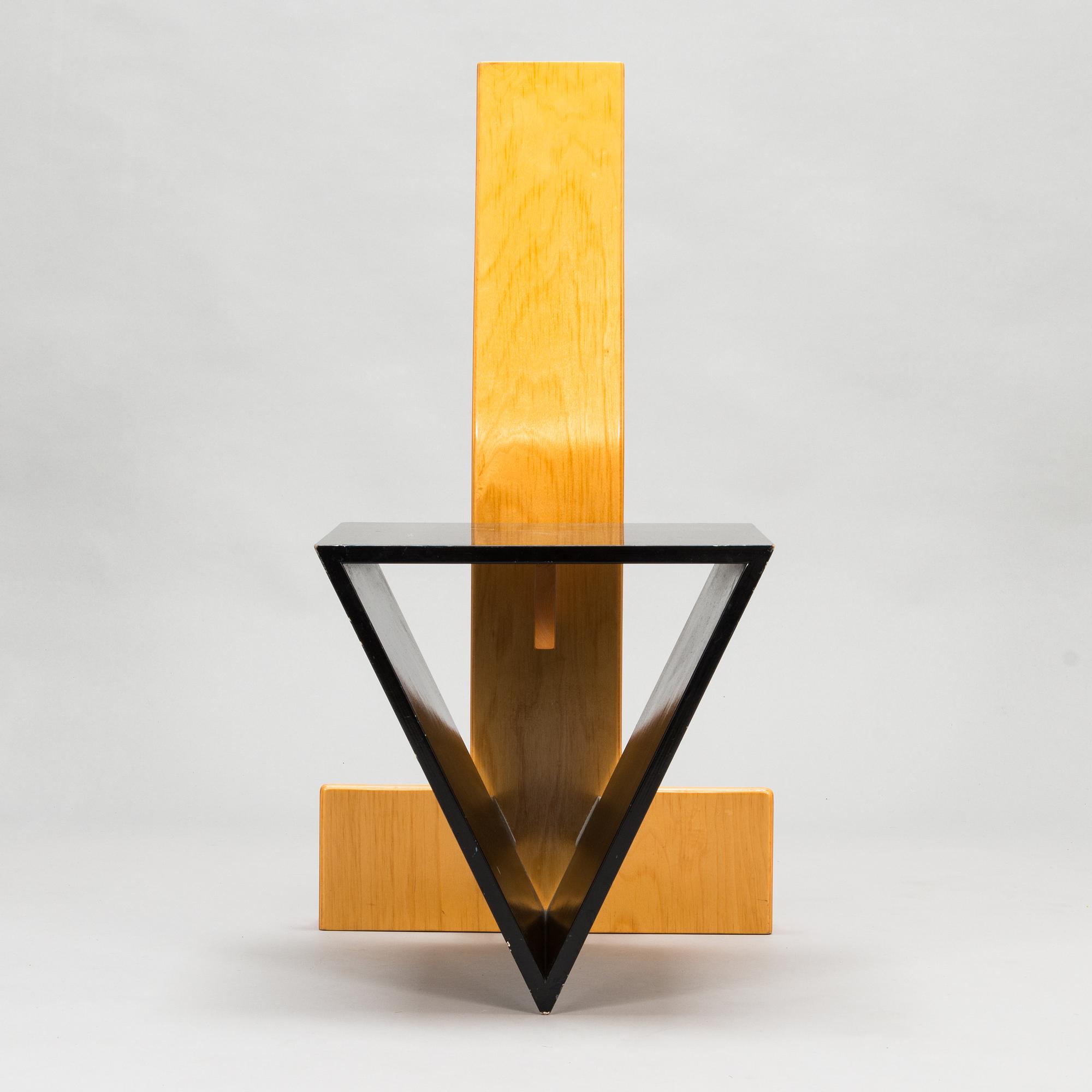 Olavi Hänninen, a 1985 'Gallo' (Rooster) chair.