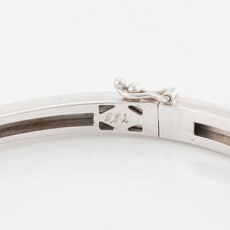 Bracelet 18K white gold with round brilliant-cut diamonds.