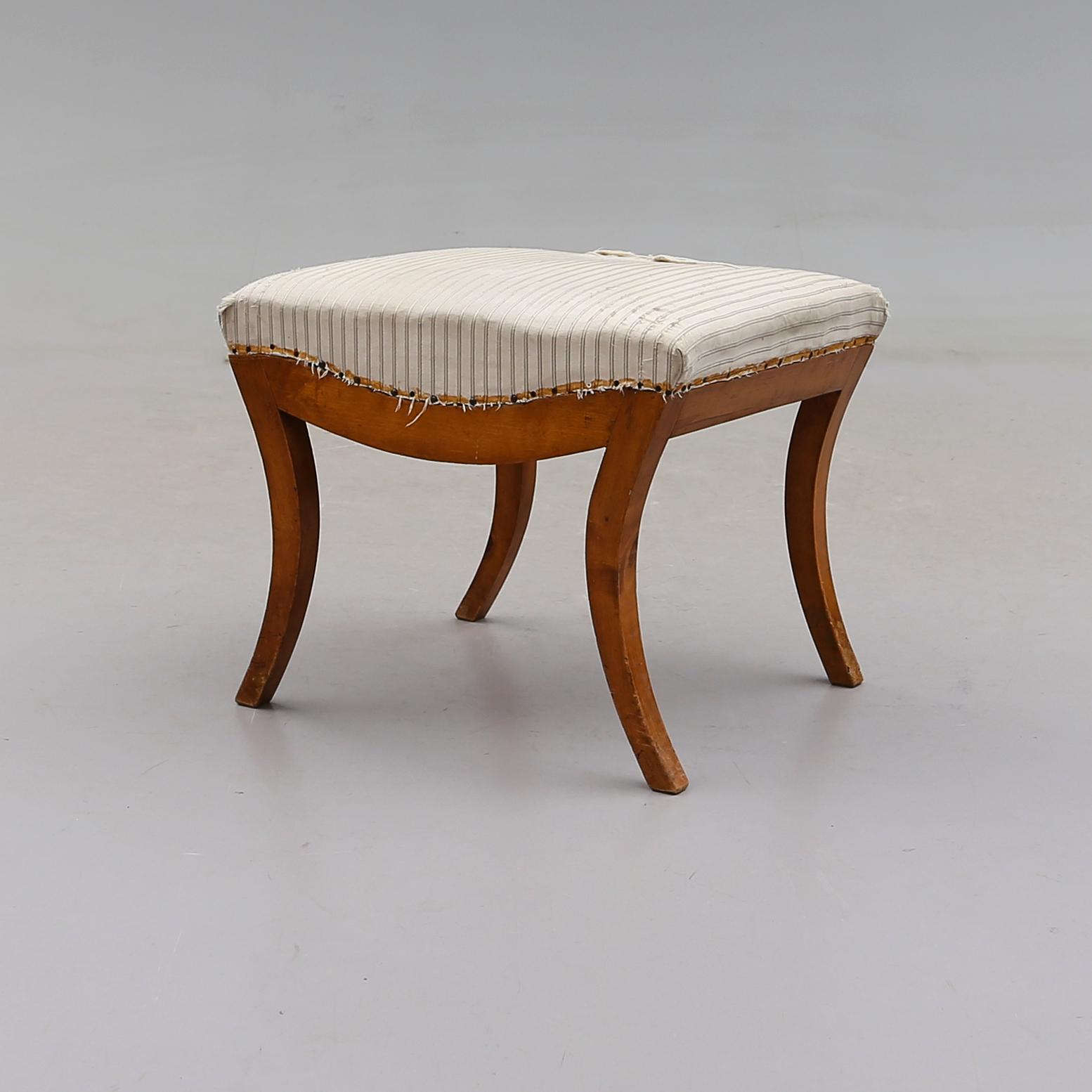 TABURETT, 1800-talets mitt.