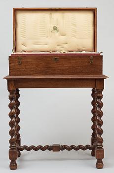 A Russian 125 piece table-service, makers mark of Grachev, S:t Petersburg 1899-1908. Imperial Warrant.