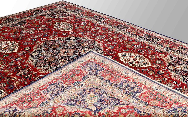 A CARPET, Tabriz, possibly, part silk, ca 417 x 300 cm.