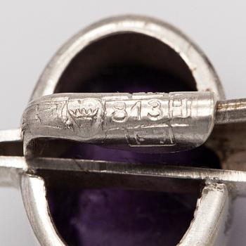 Elis Kauppi, A silver brooch with an amethyst. Kupittaan kulta, Turku 1959.