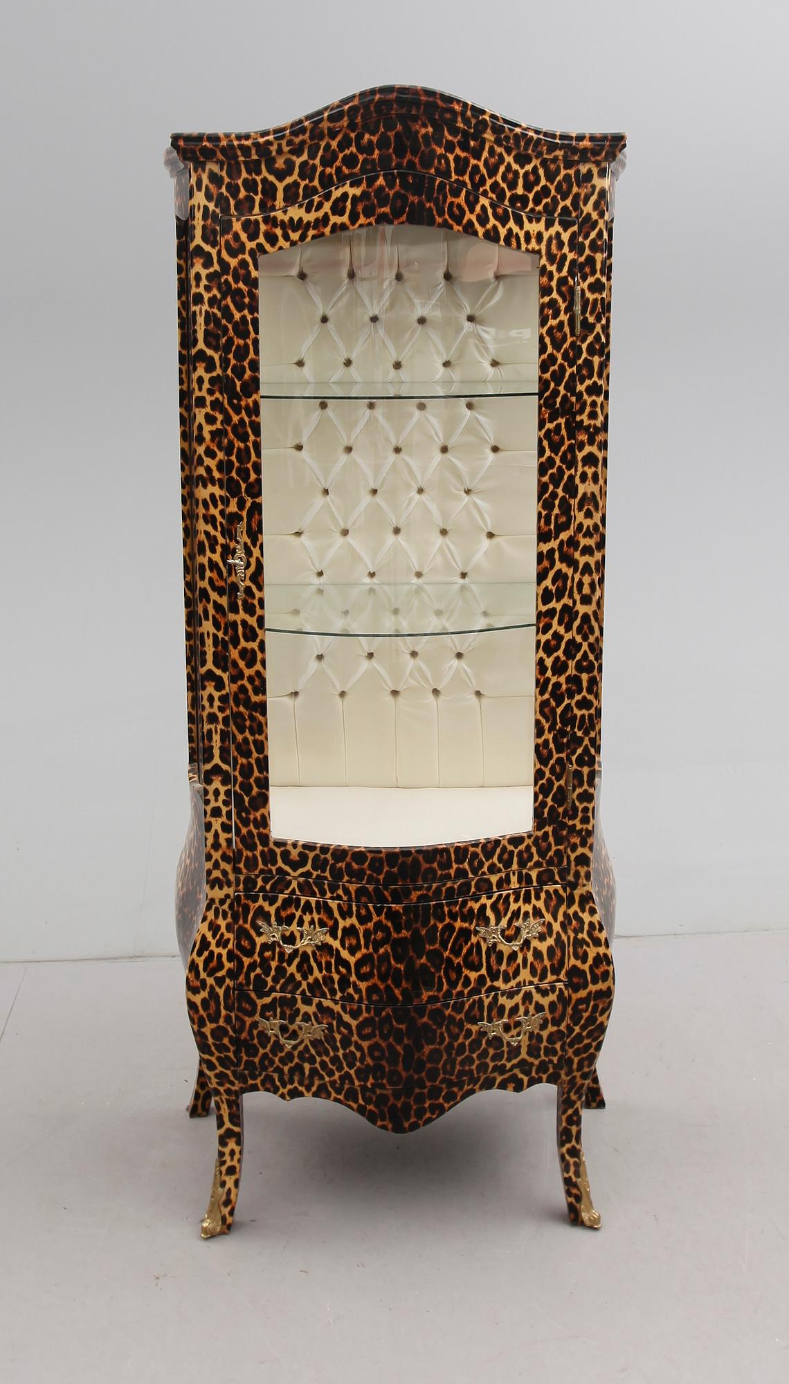 VITRINSKÅP, rokokostil, 1900-talets andra hälft.