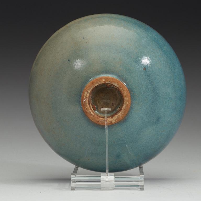 A jun-glazed bowl, Song-Yuan dynasty (960-1368).