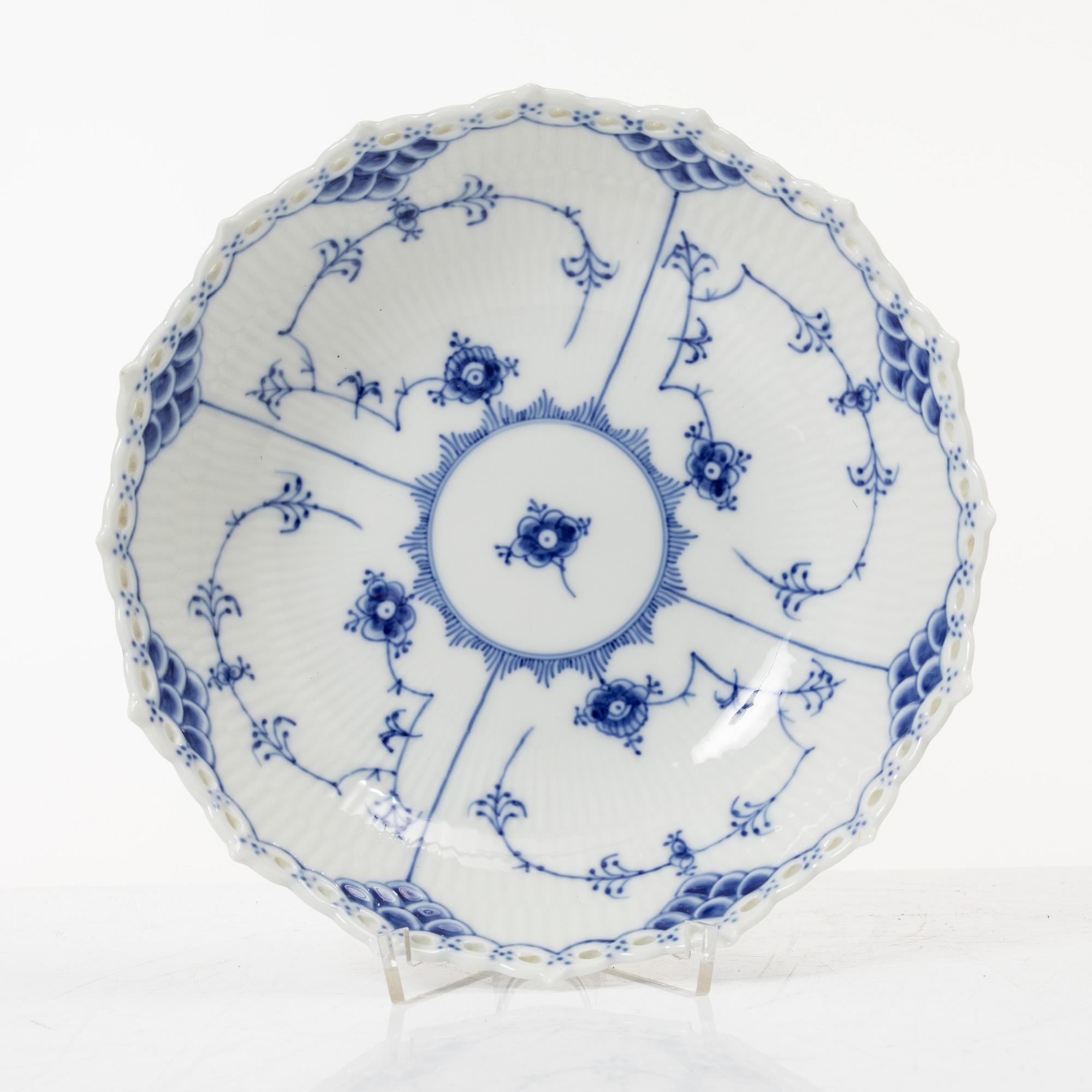 Kaffeservis, 37 delar, "Musselmalet Helblonde", Royal Copenhagen.