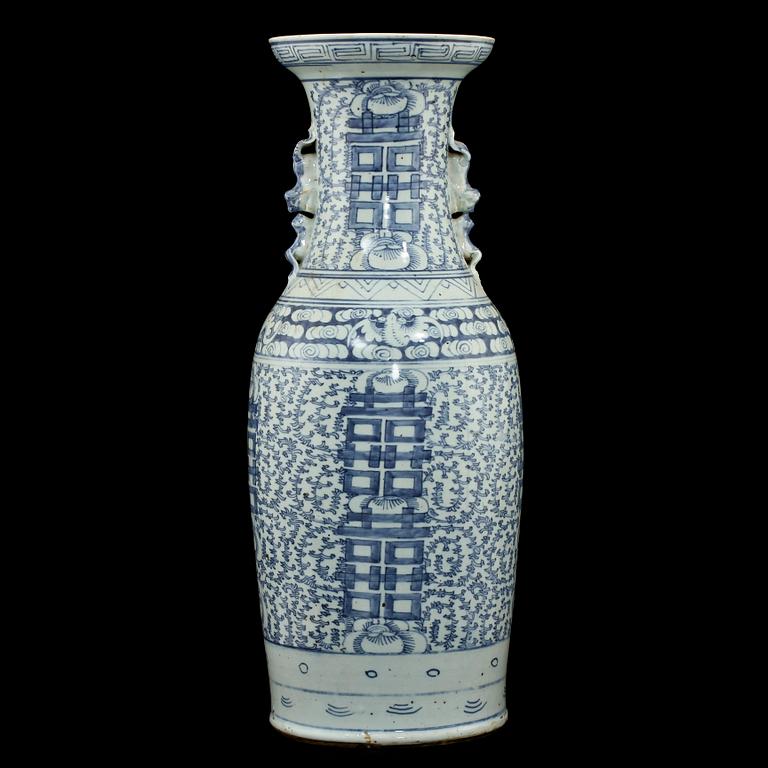 GOLVURNA, porslin, Kina, 1800-tal.