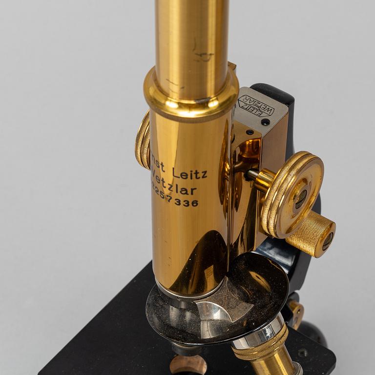 A 20th century microscope , Ernst Leitz, Wetzlar.