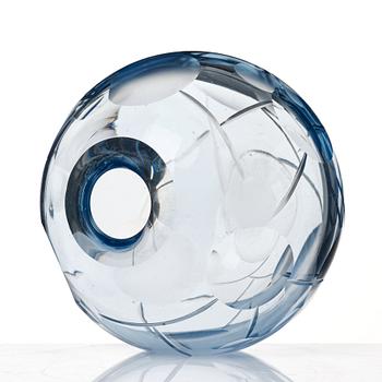 Vicke Lindstrand, a cut glass vase, Orrefors 1931.