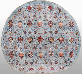 A round carpet, Ziegler Ariana, ca 251 x 250 cm.