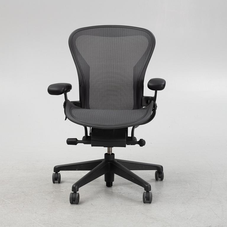 Don Chadwick/Bill Stump, a size B, 'Aeron' swivel office chair, Herman Miller.
