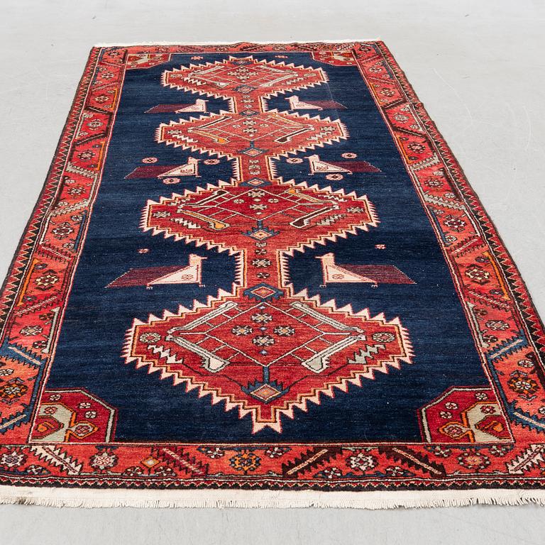Carpet, Persia, approx. 305 x 148 cm.