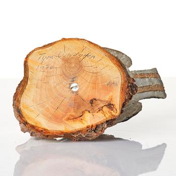 Tyra Lundgren, a chamotte stoneware sculpture of a bird, own studio, Bredkvie, Gotland, 1978.