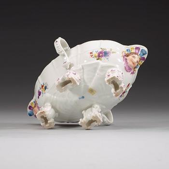 SÅSSKÅL, porslin. Meissen, 1700-tal.