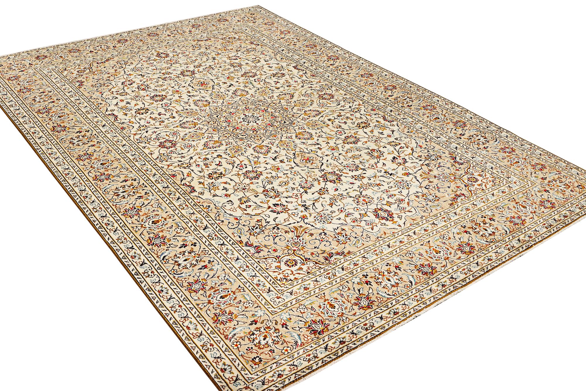 A Keshan carpet, c. 346 x 240 cm.