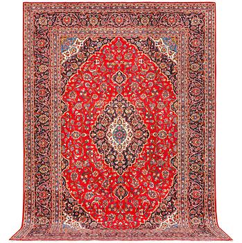 A Keshan carpet, c. 380 x 255 cm.