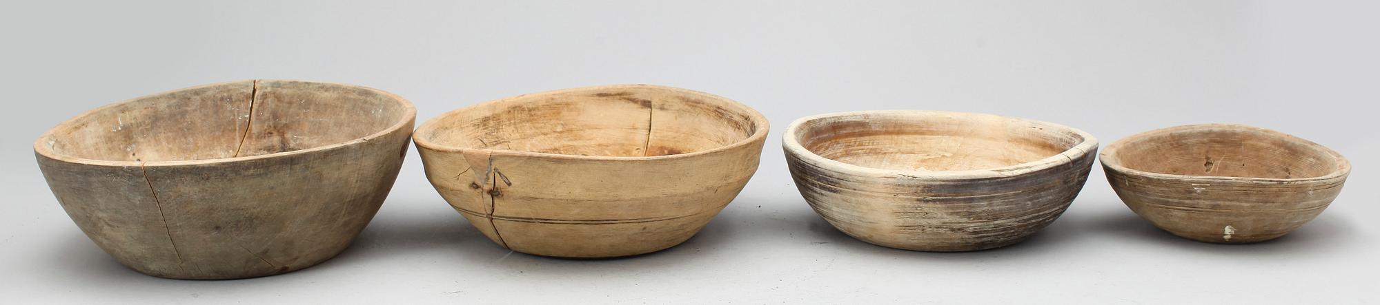 STÅNKA samt SKÅLAR, 4 st, trä, allmoge, 1800-tal.