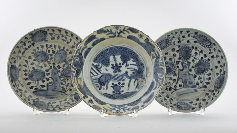 FAT, 3 st olika, porslin, Kina, Ming, 1600-tal.