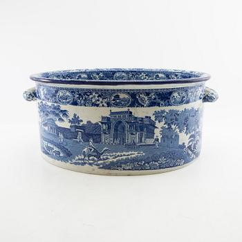 Jardinière England early 20th century porcelain.