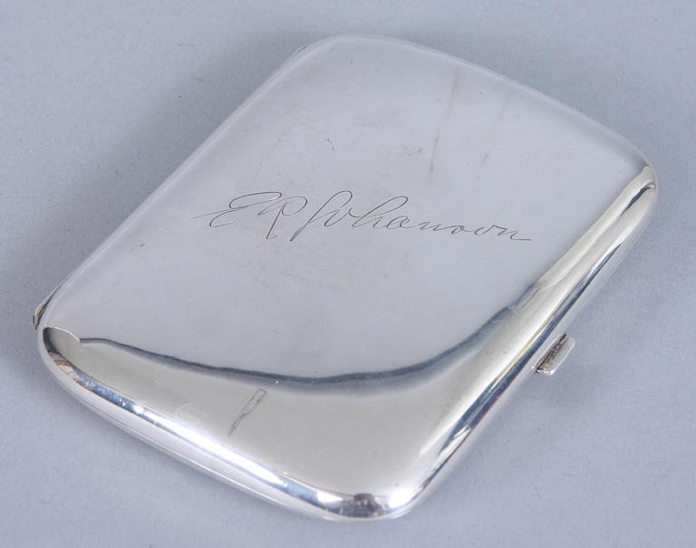 CIGARETTETUI, silver, importstämplar, 176 g.