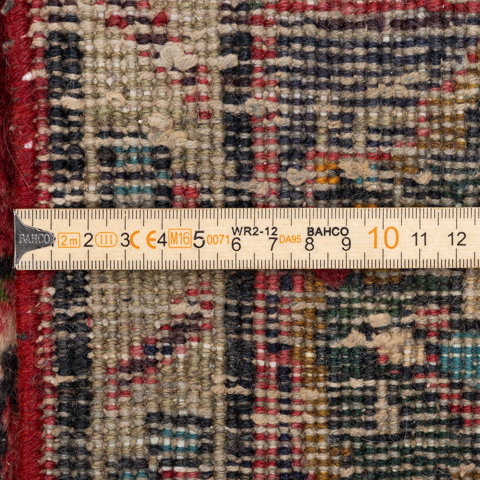 Matta, semiantik Heris/Gorovan, ca 275 x 200 cm.