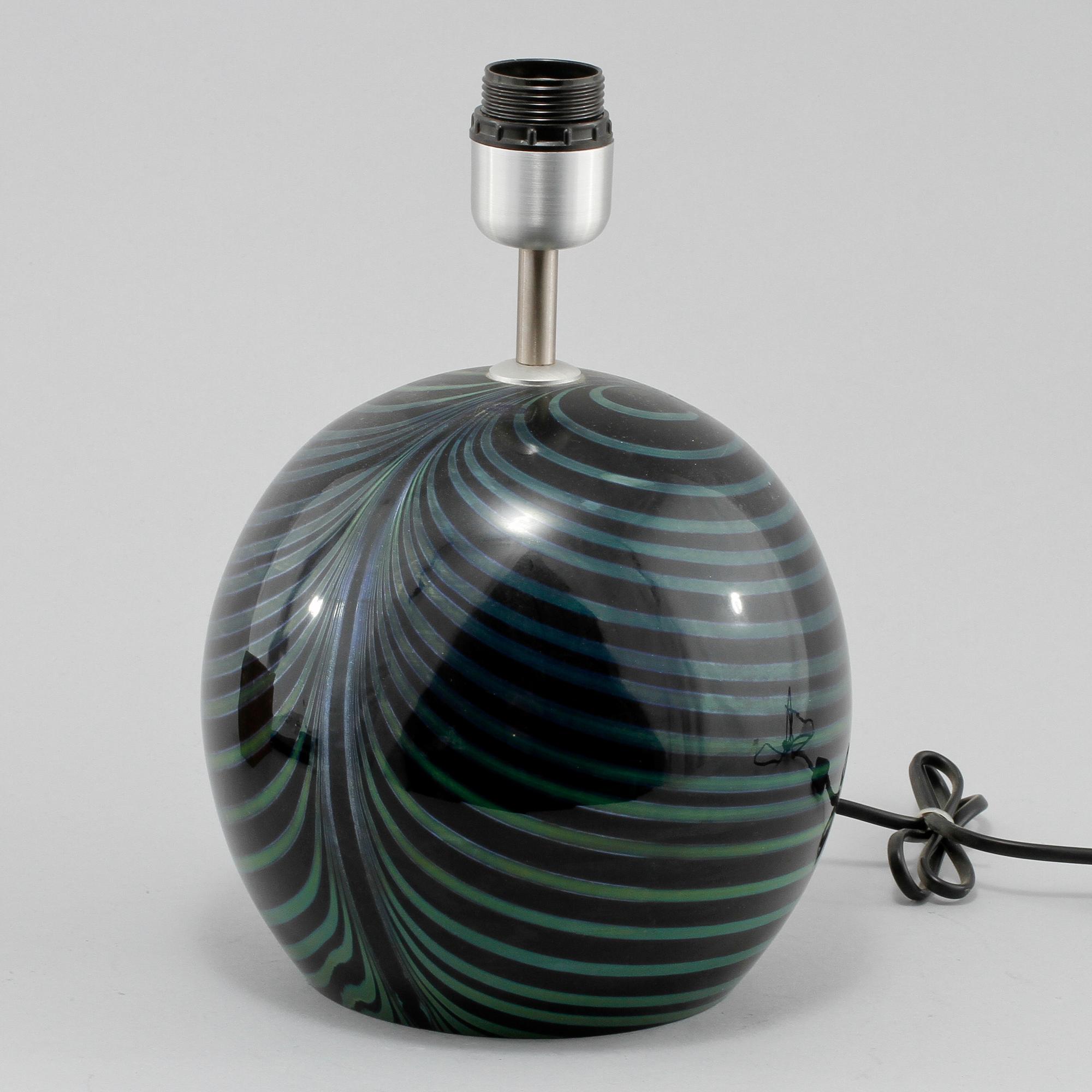 BORDSLAMPA, Nuutajärvi/Kerlux Finland, 1900-talets fjärde kvartal.