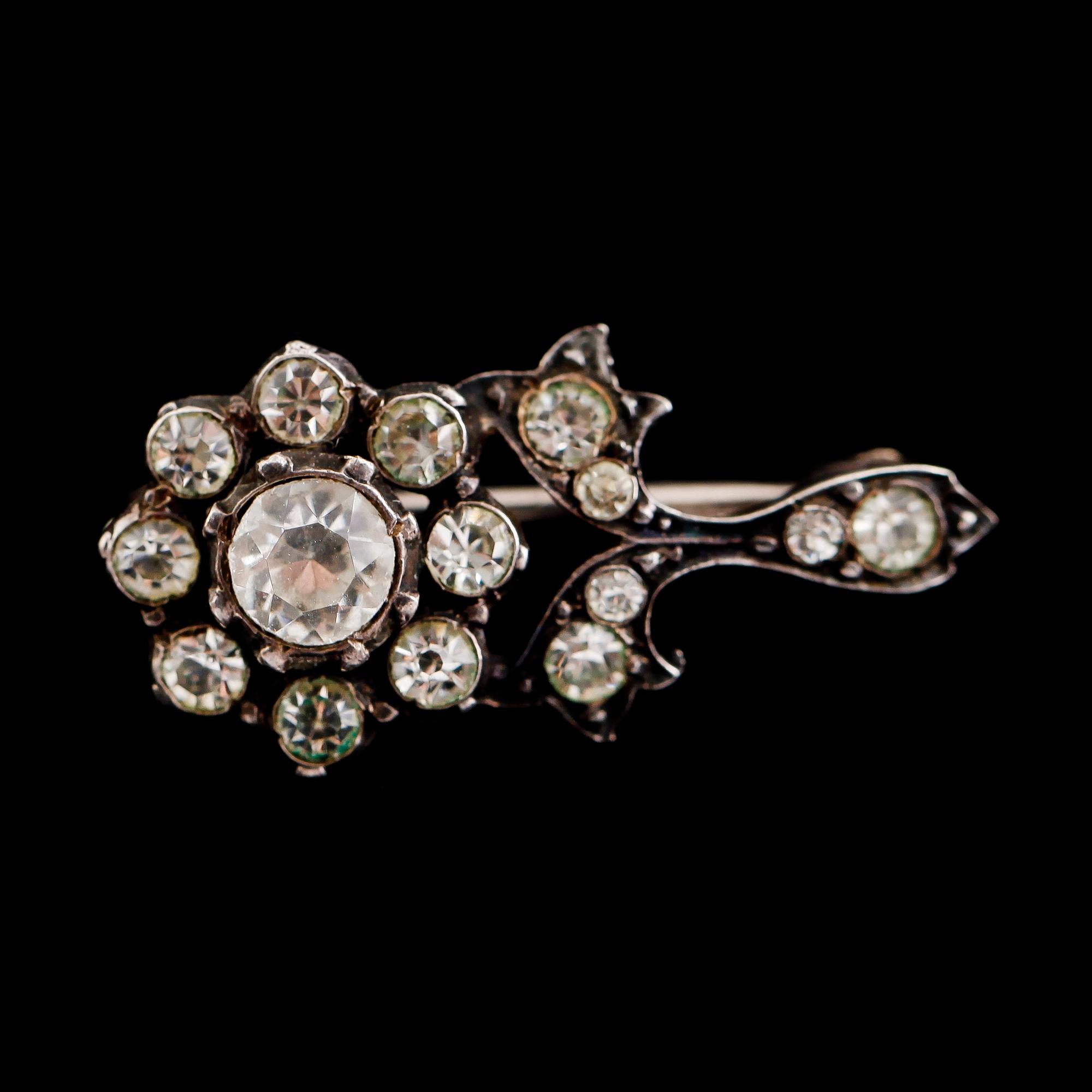 BROSCHER, 7 st, 1800-/1900-tal.