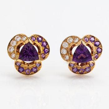 A pair of 18K gold earrings "Karin Månsdotter" with amethysts and diamonds ca. 0.53 ct in total. Ofelia Jewelry, 1998.