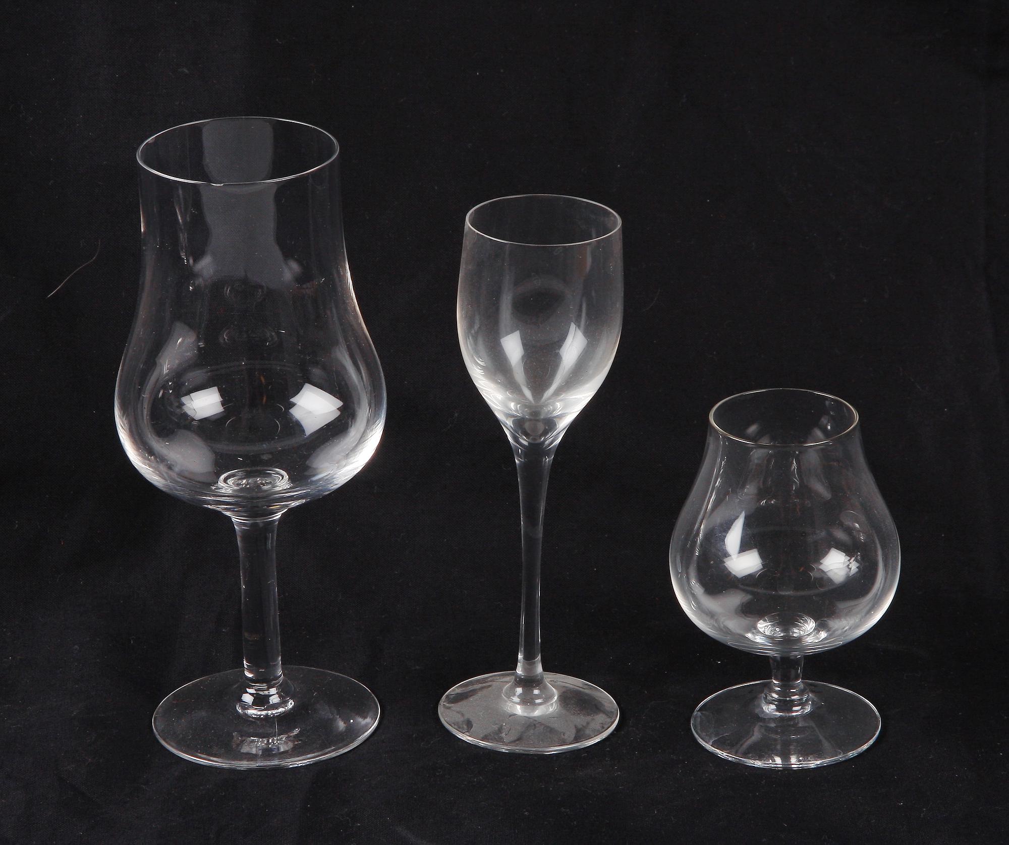 GLASERVISDELAR, 51 st. Orrefors, 1900-tal.